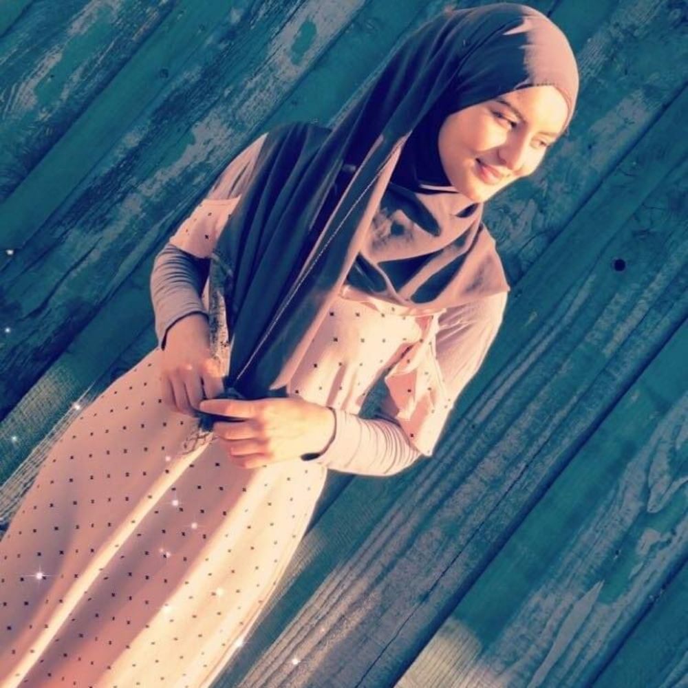 Meet your Posher, Rihab